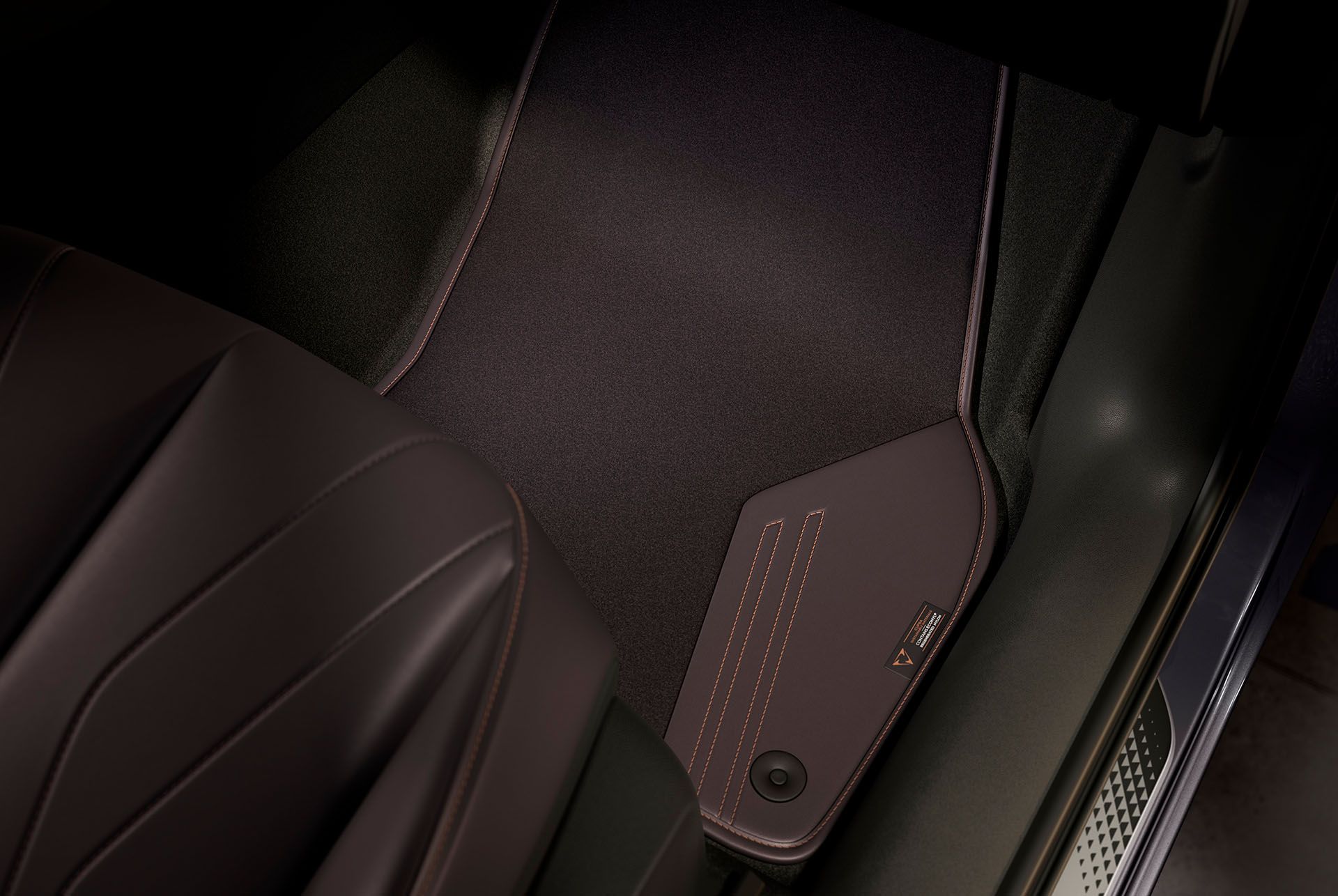 CUPRA Terramar interior with High Canyon floor mats. These durable mats protect the flooring and complement the High Canyon interior design, suitable for all versions.